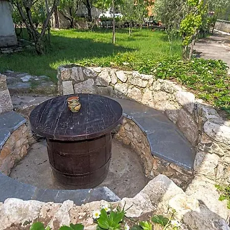 Linda 3* Vrbnik (Primorje-Gorski Kotar)
